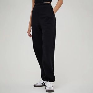 Kith Women’s Jayden Jogger Color Mass (Black) 🖤 Size Medium